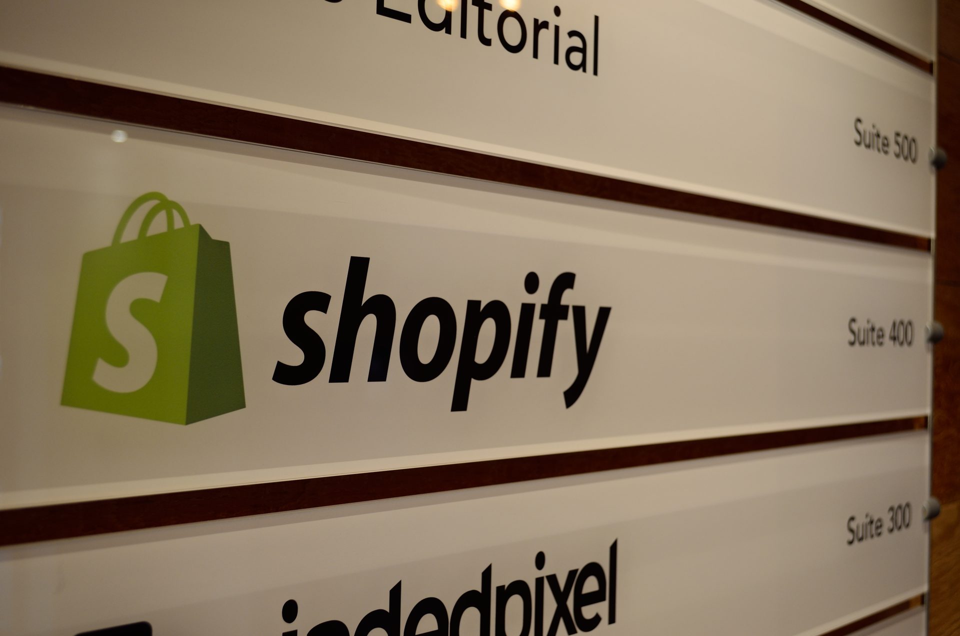 Shopify переписал мобильное приложение за 12 недель: что изменилось с 2020 года и при чём тут AI